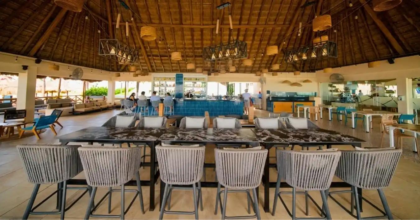 Blue Moon Bar Hoteles en Isla Mujeres Todo Incluido Blue Moon Bar Hoteles en Isla Mujeres Todo Incluido